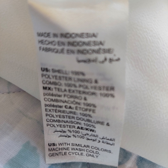 NWT White House Black Market Ivory Contrast Ruffle Blouse 12 Pearl Button Career - Picture 7 of 12